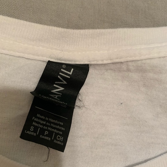 t-shirt - Picture 2 of 3